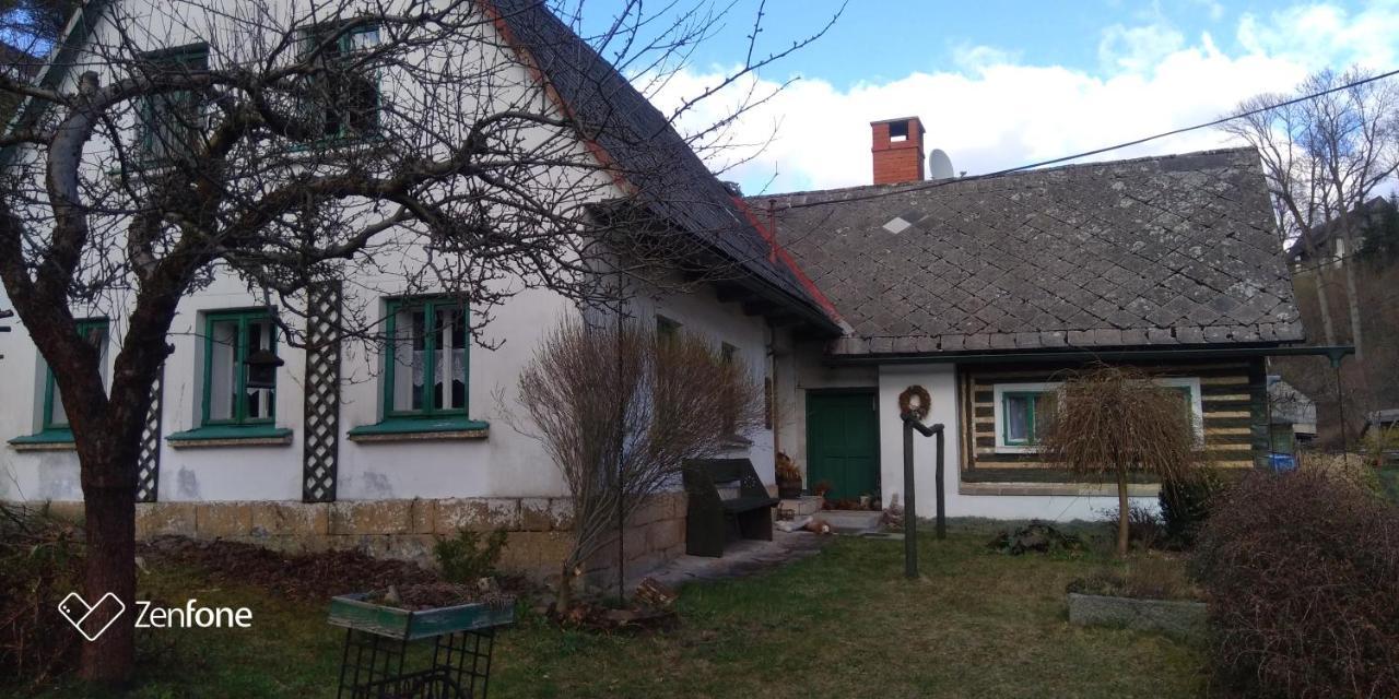 Chalupa S Roubenkou Police nad Metují Exteriör bild